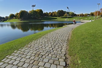 Das Olympiagelände in München (Symbolbild): Die Stadt verfügt über 1000 Grün- und Rasenflächen. Und gleichzeitig über zu wenige Wohnungen. Ein Bürgerbegehren könnte diesen Konflikt verschärfen.