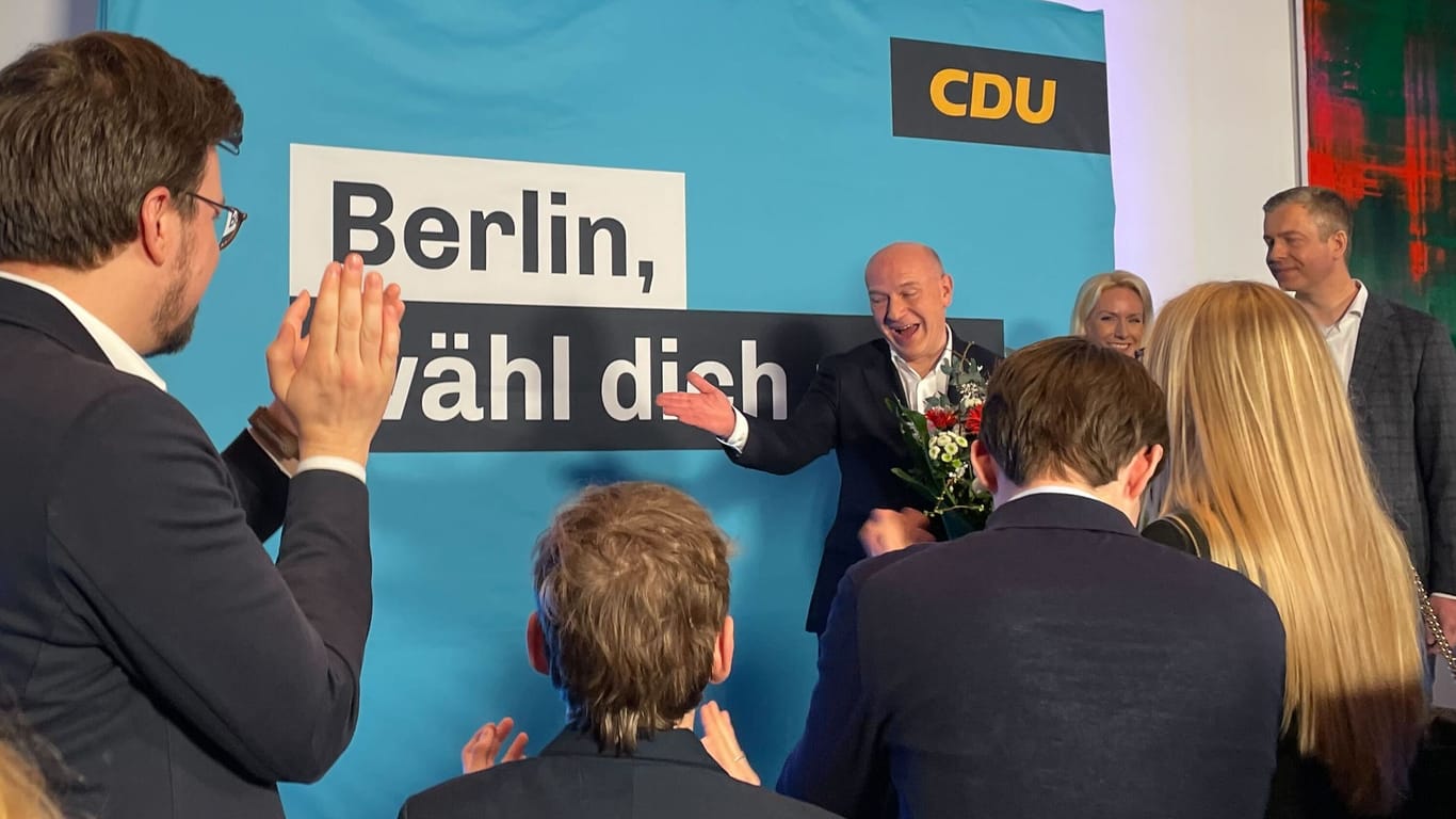 Wahlparty der CDU: Wegner will Grüne und SPD zu Sondierungen einladen.