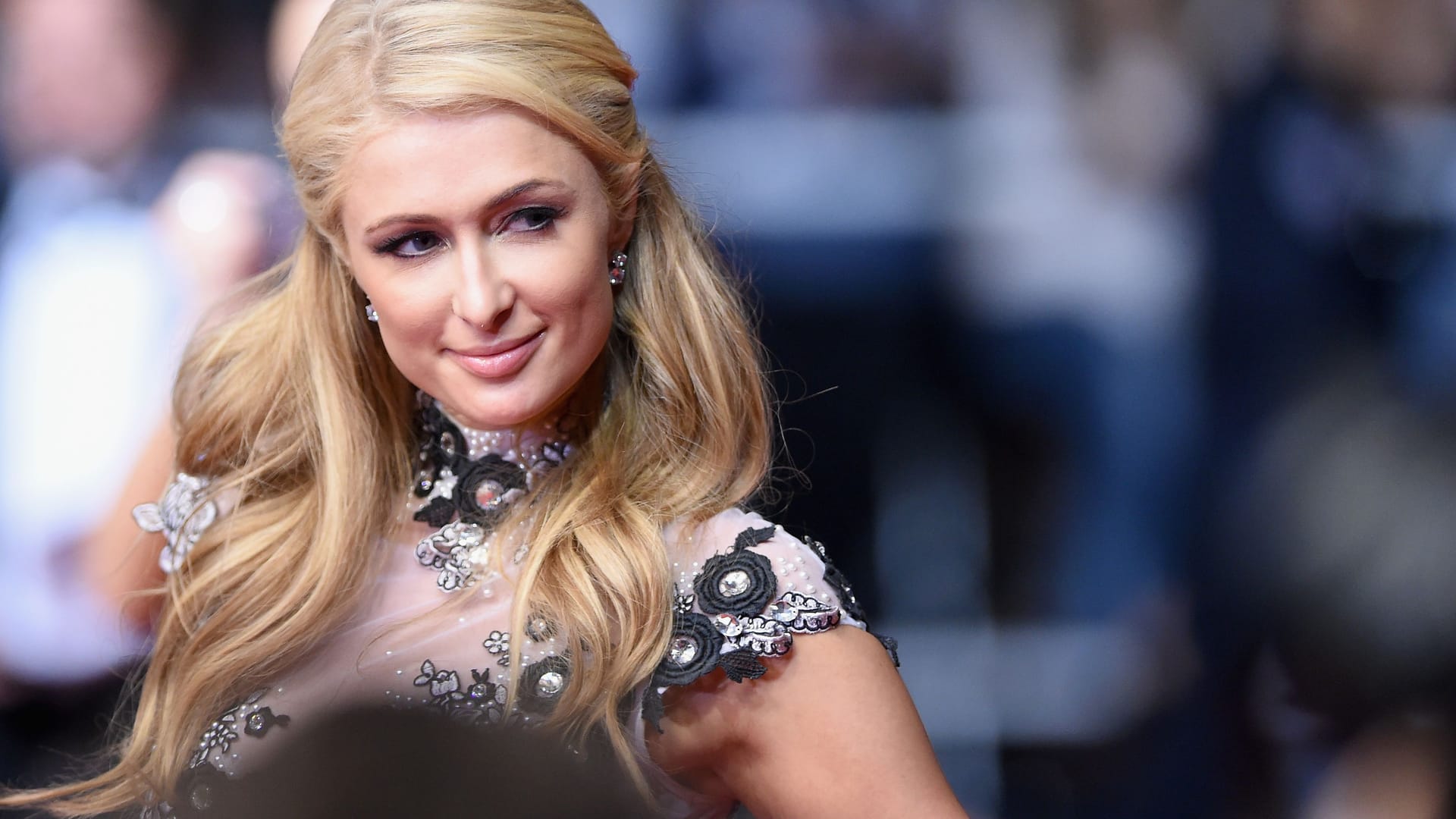 Paris Hilton: Die Unternehmerin ist im Januar zum ersten Mal Mutter geworden.