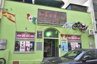 Der Club "Titty Twister" in Hannover (Archivbild): Hier wurde am Samstag ein Mann durch Messerstiche schwer verletzt.