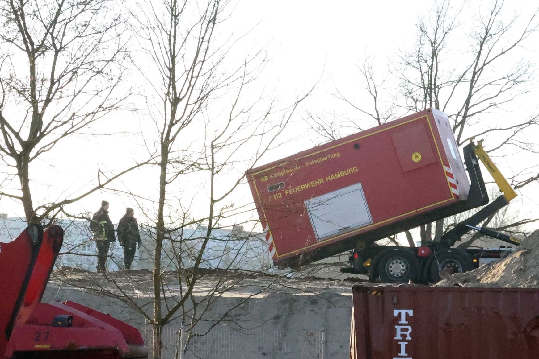 In Hamburg-Wilhelmsburg wurde ein Blindgänger gefunden, der nun entschärft werden muss.