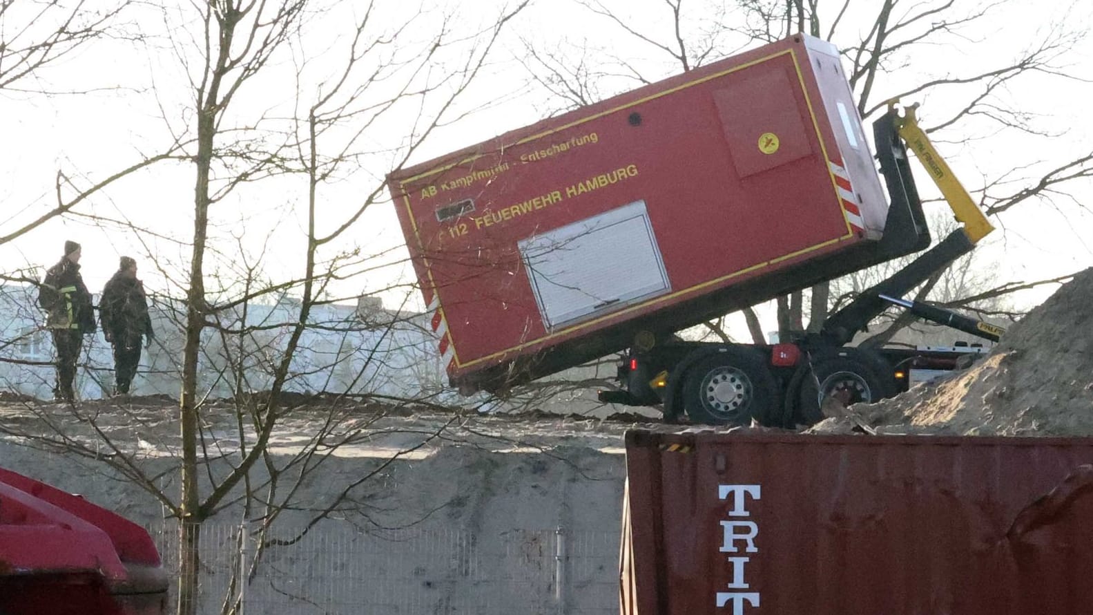 In Hamburg-Wilhelmsburg wurde ein Blindgänger gefunden, der nun entschärft werden muss.