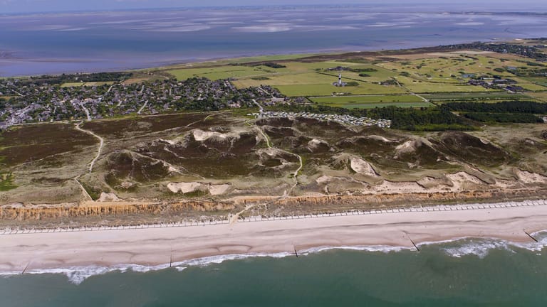 Luftaufnahme von Kampen auf Sylt (Archivbild): Zwei Betrunkene sind am Strand aneinandergeraten.