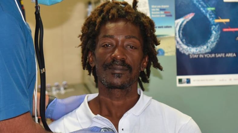 Elvis Francois: Fast einen Monat lang lebte der Mann fast nur von Ketchup auf einem Boot. Elvis Francois: Fast einen Monat lang lebte der Mann fast nur von Ketchup auf einem Boot.