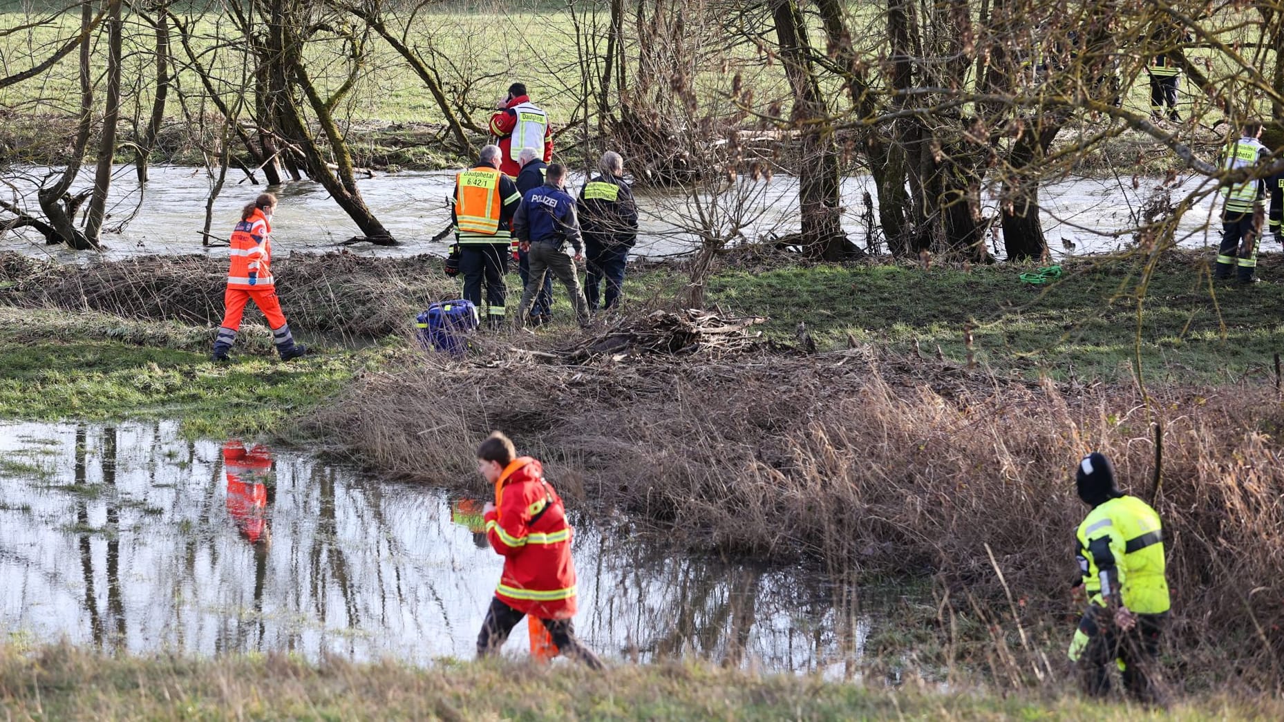 Einsatz an der Lahn: Der Junge wurde nach mehreren Stunden gefunden.