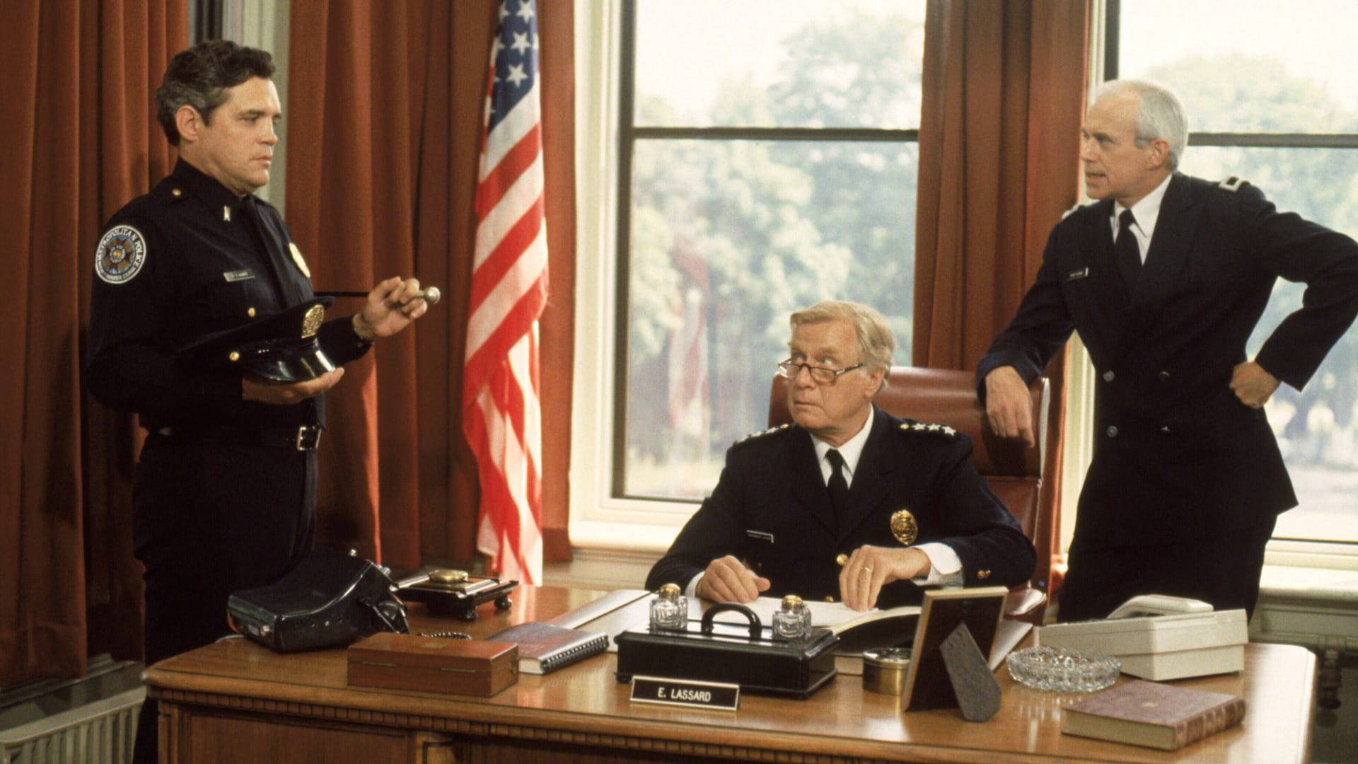 George R. Robertson an der Seite von G.W. Bailey und George Gaynes im ersten "Police Academy"-Film.