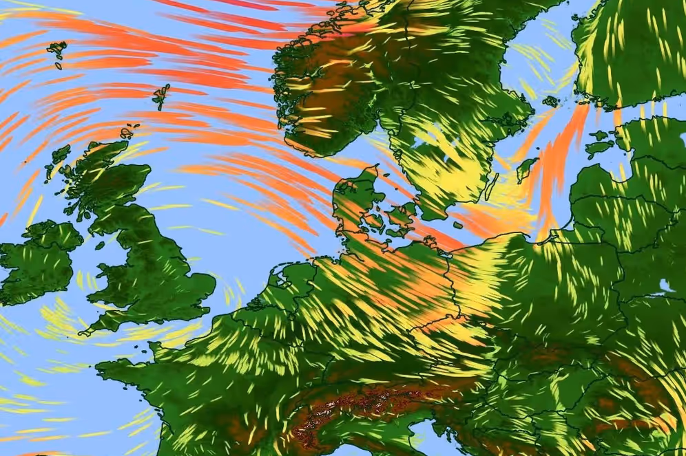 Im Ansturm: Zum Wochenende drohen mehrere Unwetter – wie das Video zeigt.