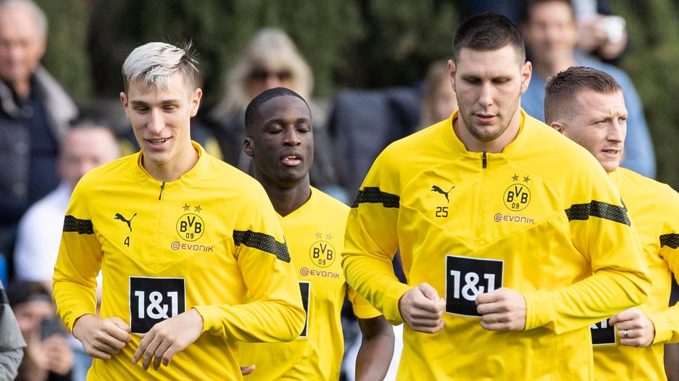 Nico Schlotterbeck (l.) und Niklas Süle: Die BVB-Kollegen liefen Mats Hummels auch in der Nationalmannschaft den Rang ab.