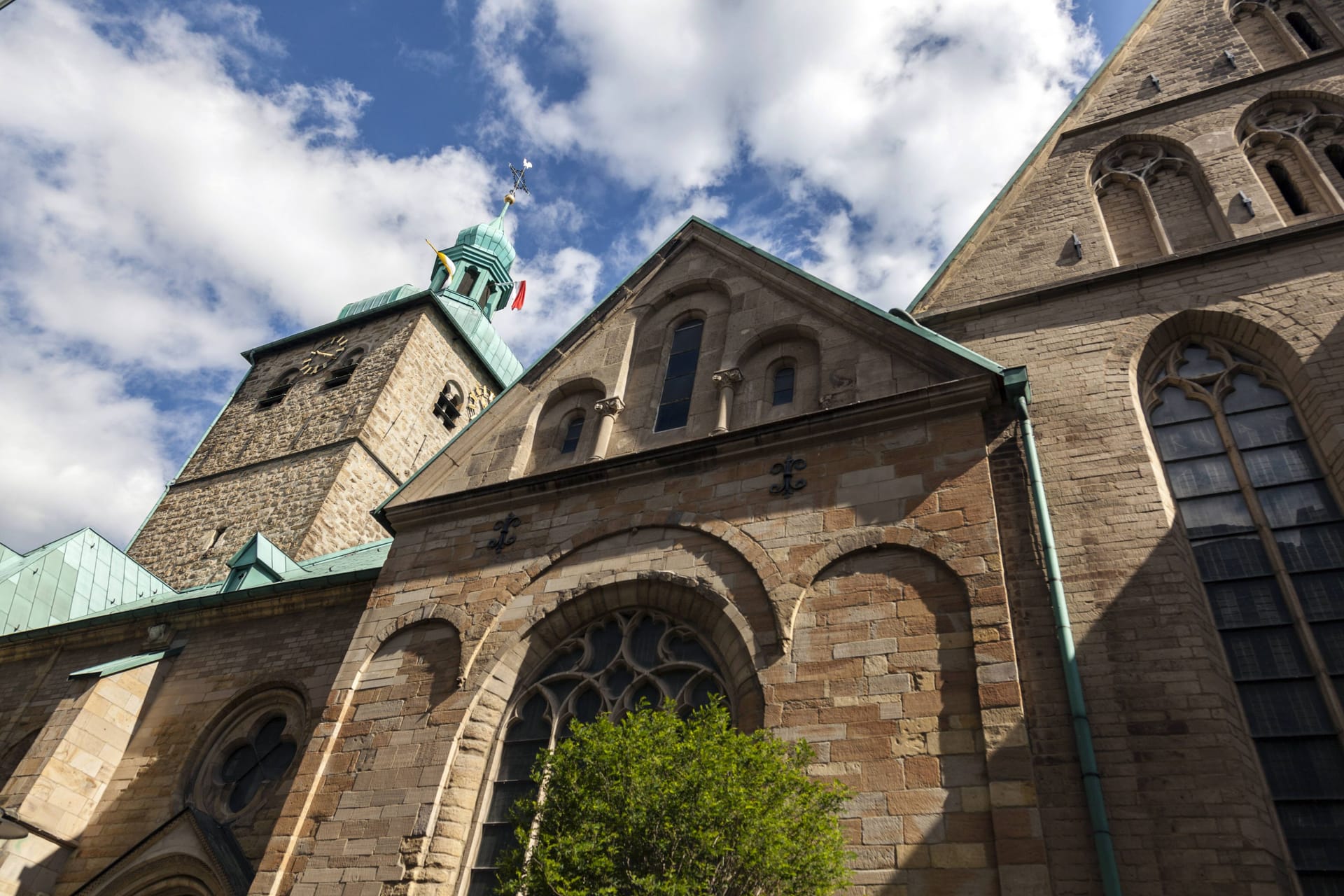 Eine Kirche in Recklinghausen (Symbolbild): Der Pfarrer stammt aus der Stadt im Ruhrgebiet.