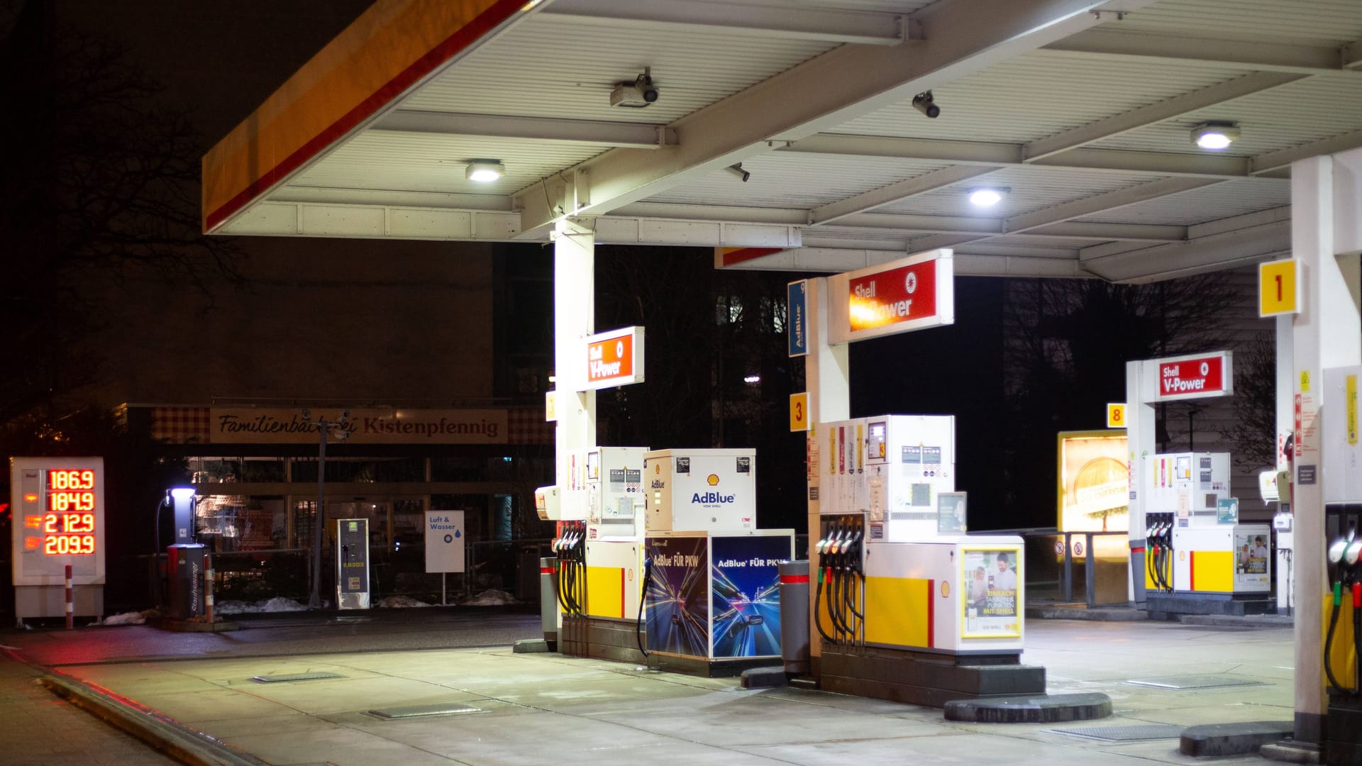 Tankstelle: Der Überfall ereignete sich in Wolfsburg. Tankstelle: Der Überfall ereignete sich in Wolfsburg.