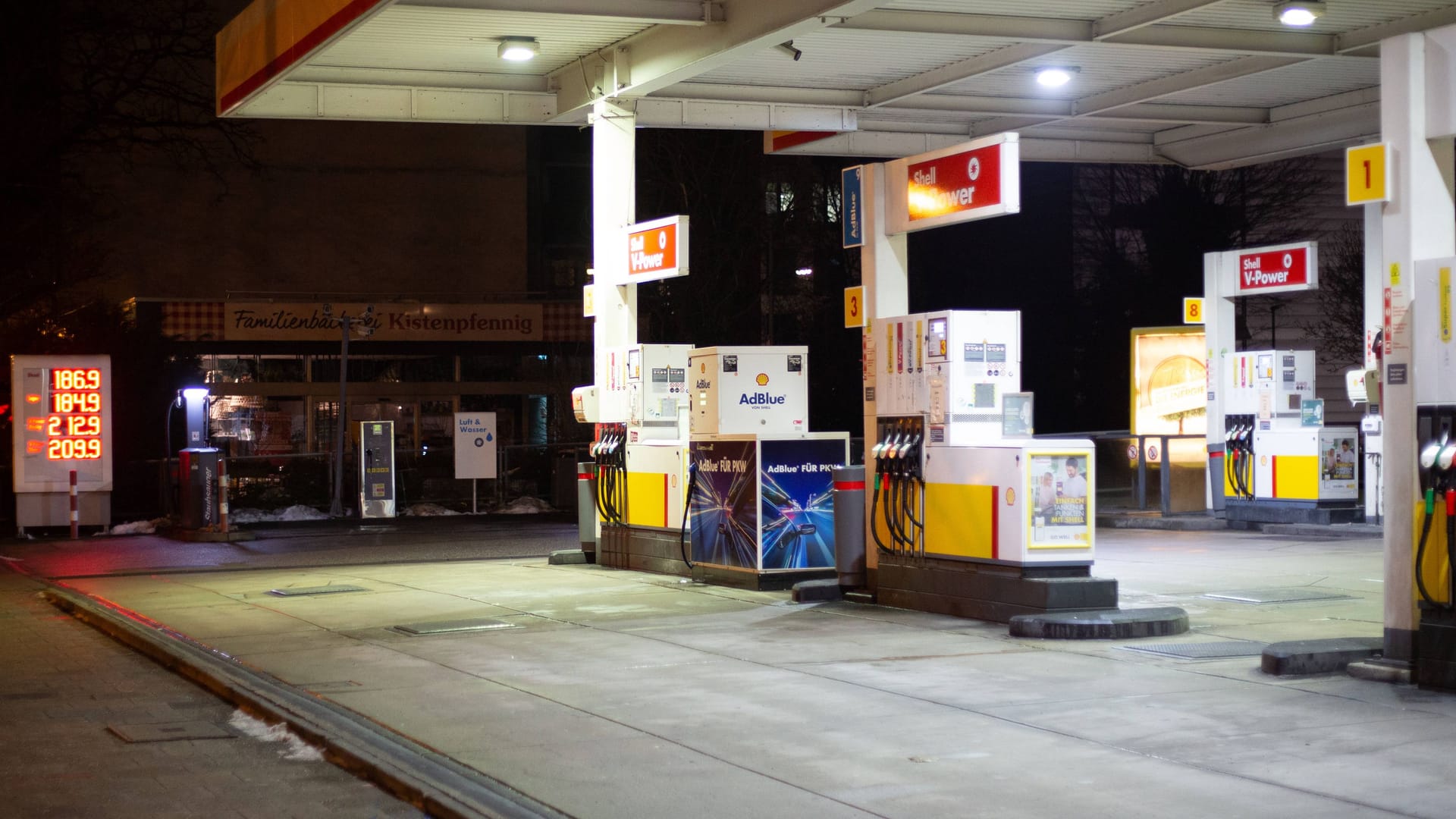 Tankstelle: Der Überfall ereignete sich in Wolfsburg. Tankstelle: Der Überfall ereignete sich in Wolfsburg.