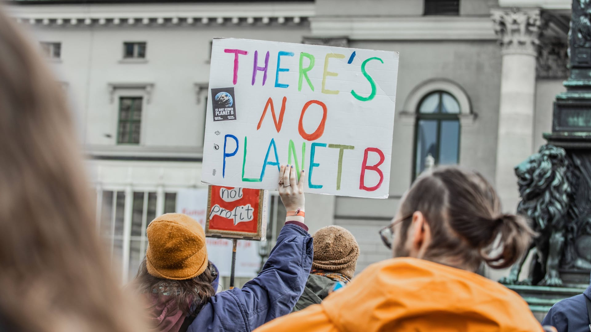 Klimaprotest von Fridays for Future: Kinder und Jugendliche verklagen Österreich wegen Versäumnisse beim Klimaschutz.