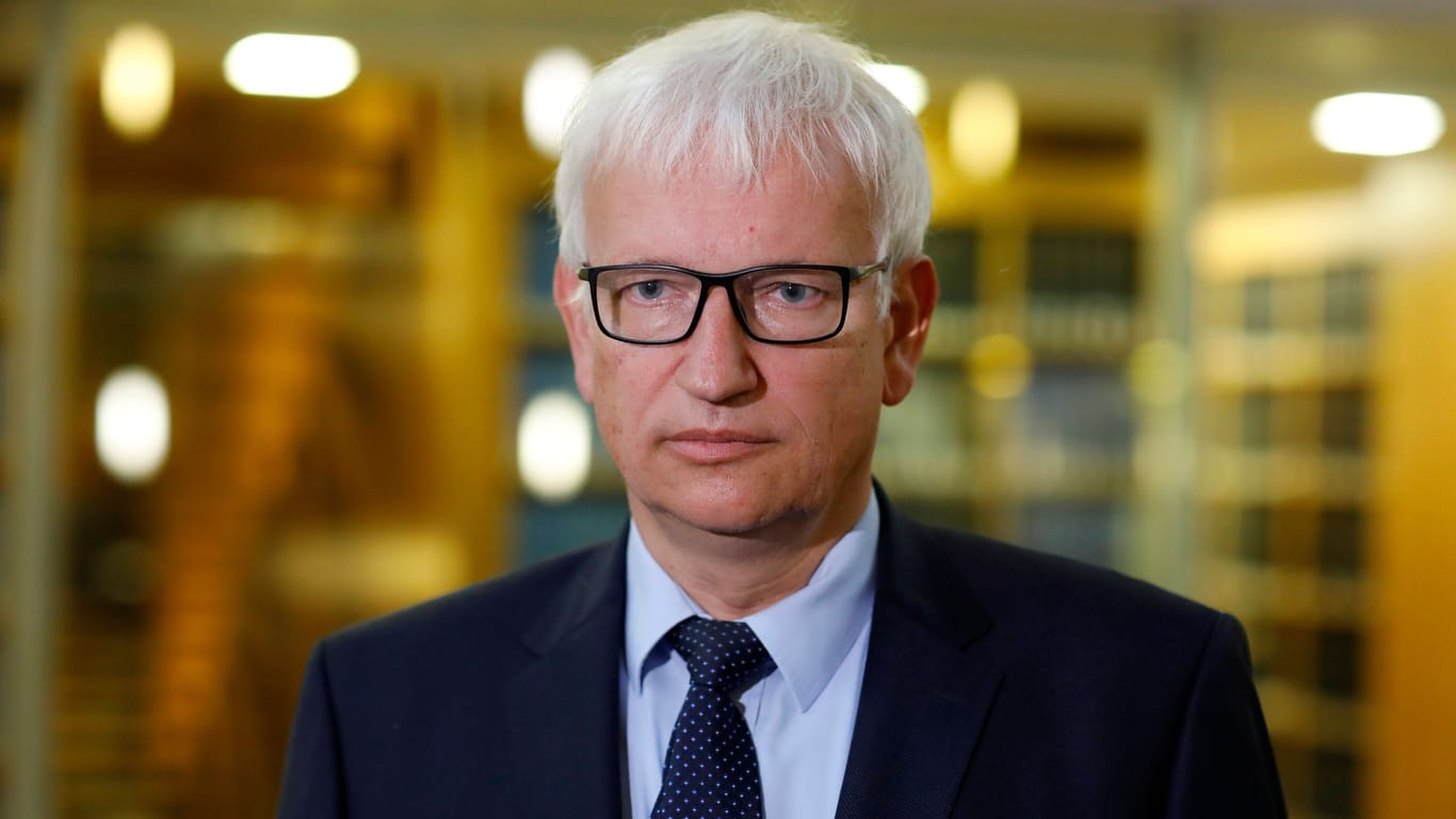 DUH-Geschäftsführer Jürgen Resch: Die angekündigten Preiserhöhungen der Autobauer seien eine reine Gewinnsteigerungsstrategie.