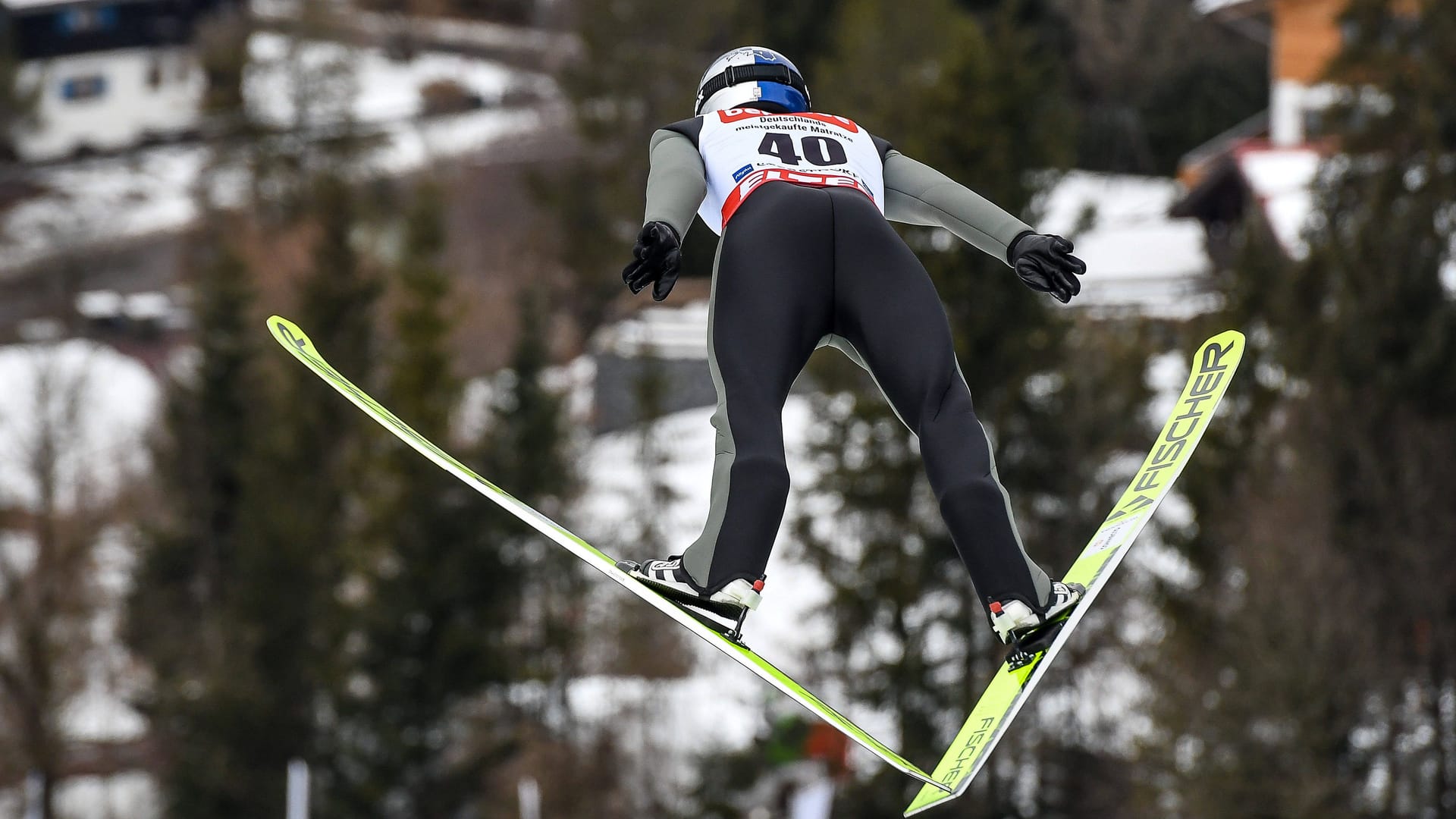 Skispringer in Aktion (Symbolbild): Wie weit verbreitet ist Betrug im Skispringen?