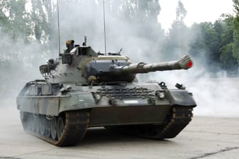 Ein Leopard 1A5 der belgischen Armee in Aktion.