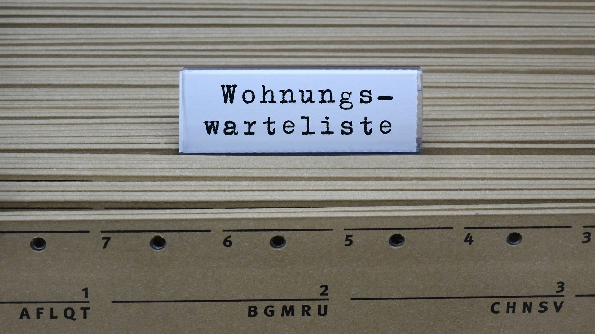 Warteliste für Sozialwohnungen (Symbolbild): Es gibt zehnmal so viele Berechtigte wie Wohnungen. Warteliste für Sozialwohnungen (Symbolbild): Es gibt zehnmal so viele Berechtigte wie Wohnungen.