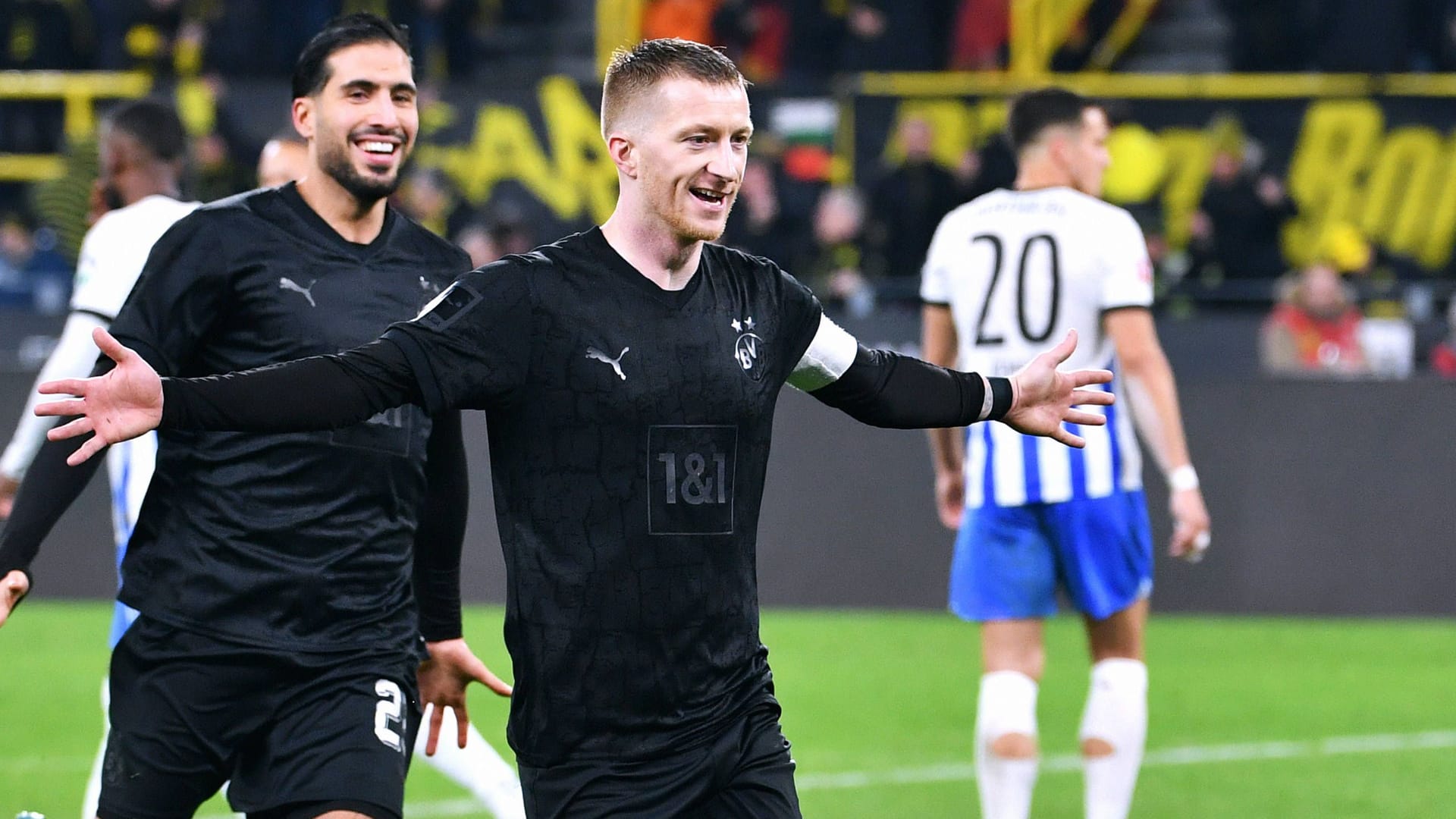 Marco Reus jubelt: Durch den Sieg des BVB gegen Hertha stehen drei Teams punktgleich auf den ersten drei Tabellenplätzen. Marco Reus jubelt: Durch den Sieg des BVB gegen Hertha stehen drei Teams punktgleich auf den ersten drei Tabellenplätzen.