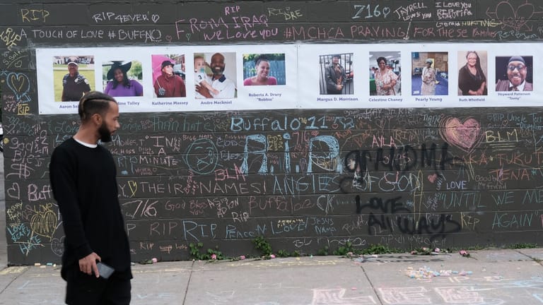 Die Opfer des rassistischen Terrorangriffs in Buffalo: Der Todesschütze muss lebenslänglich ins Gefängnis.