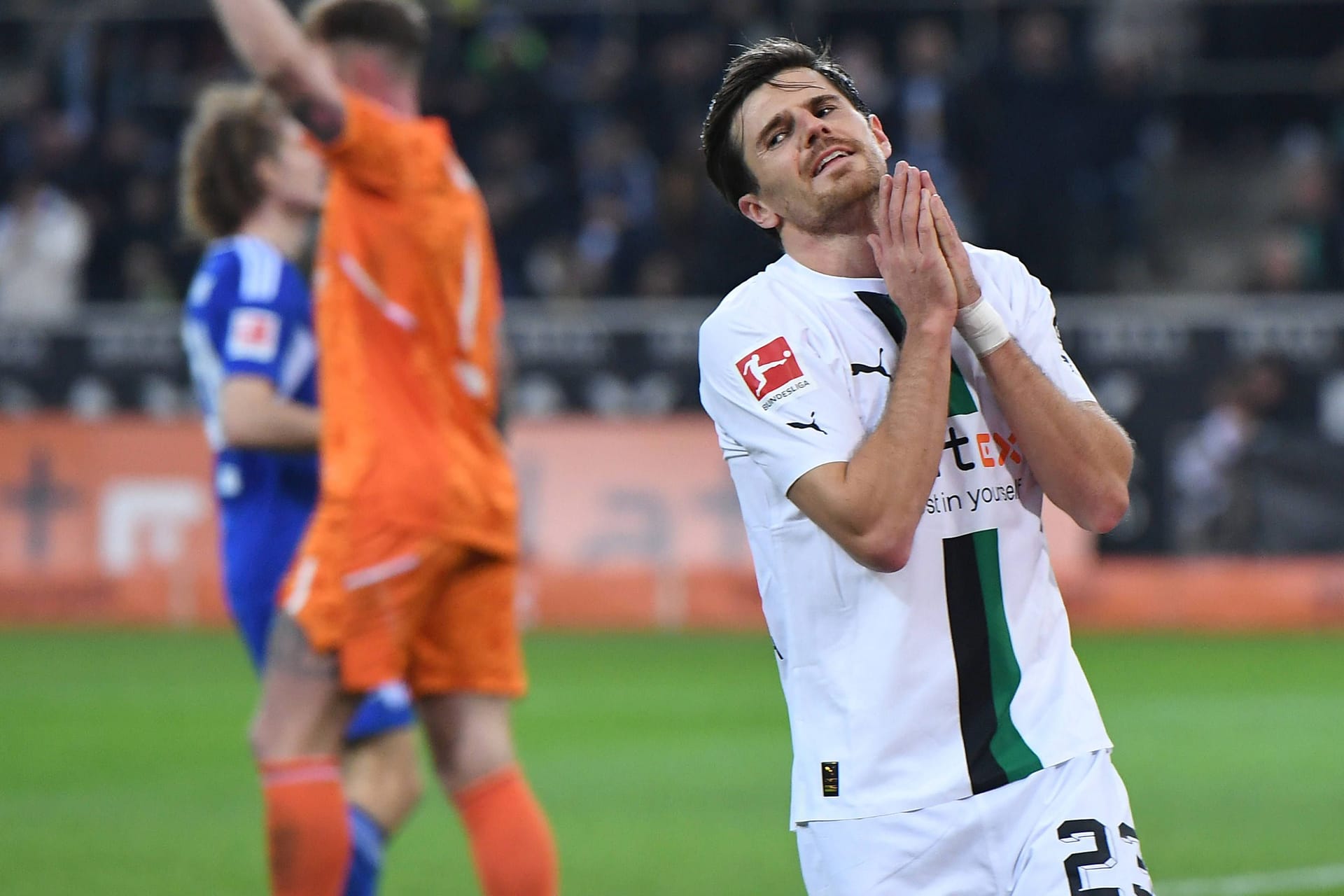 Ein enttäuschter Jonas Hofmann: Gladbach verpasste einen Sieg gegen Schalke.