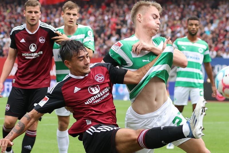 1. FCN versus Greuther Fürth (Archivbild): Beim Frankenderby geht's kämpferisch zu.