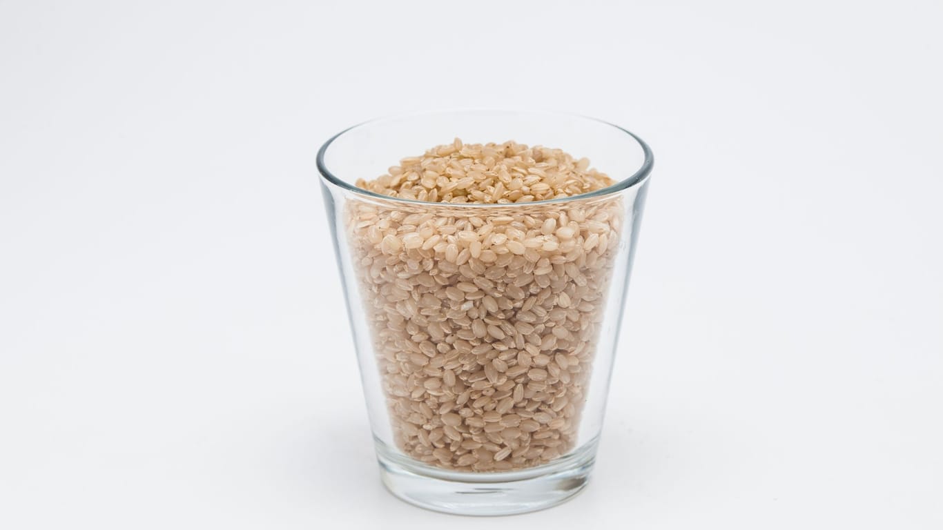Reis: Für den Trick können Sie braunen oder weißen Reis verwenden.