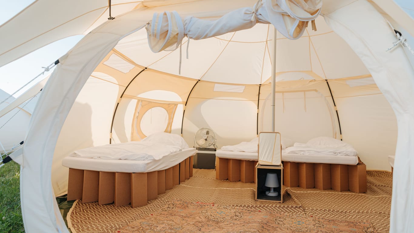 Wen der Preis nicht abschreckt, kann sich ein Luxus-Zelt auf dem Hurricane Festival buchen.