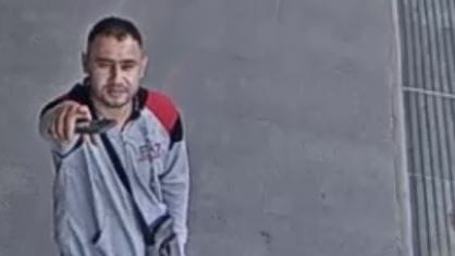 Wer kennt diesen Mann? Die Polizei sucht einen mutmaßlichen Sexualstraftäter. Wer kennt diesen Mann? Die Polizei sucht einen mutmaßlichen Sexualstraftäter.