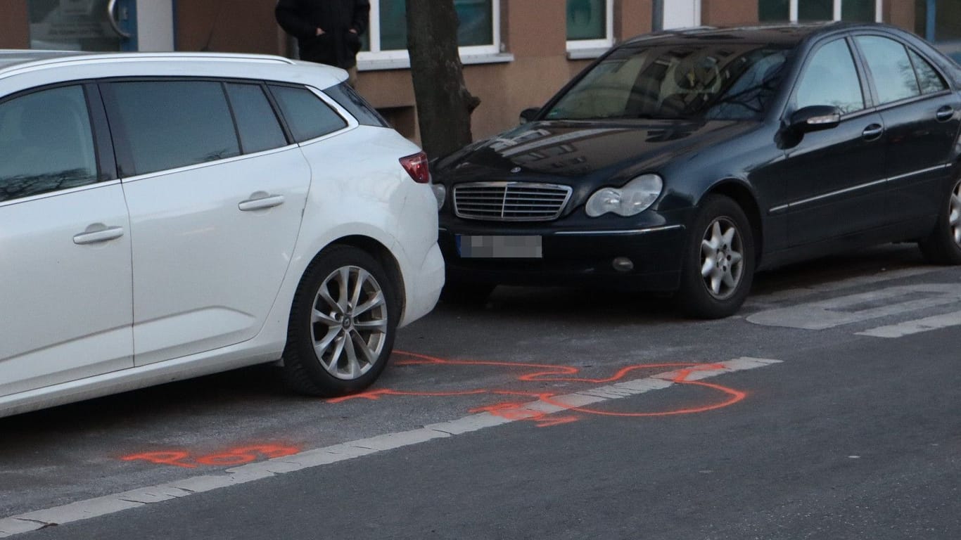 Die Unfallstelle in Berlin: Als die Frau nach links fuhr, erfasste sie das Auto.