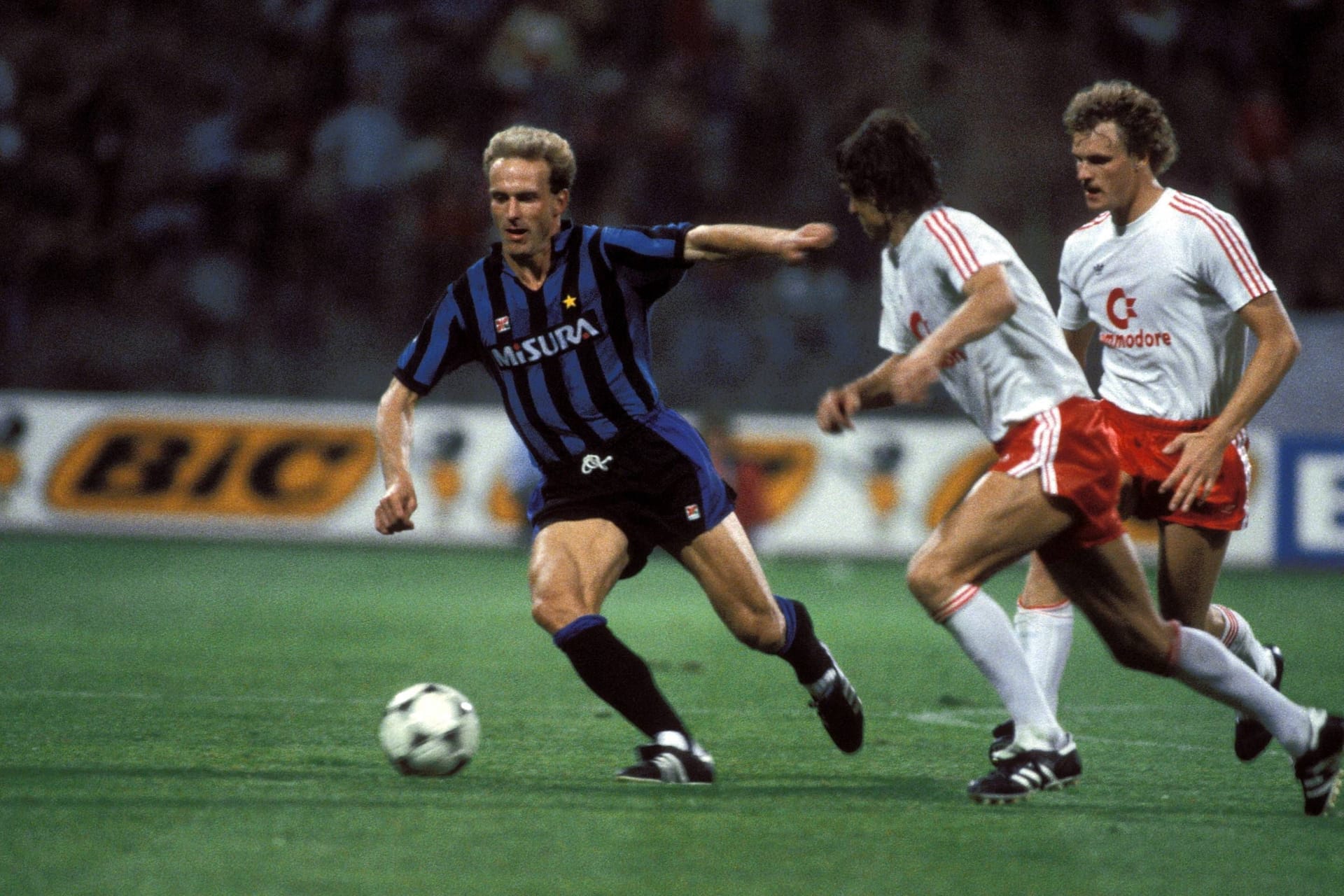 Ab Sommer 1984 spielt Rummenigge für Inter Mailand in der Serie A. Die Bayern verlässt er mit 162 Toren in 310 Spielen – bis heute die drittmeisten der Vereinshistorie.