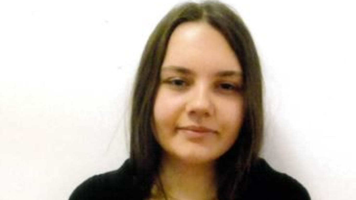 Das Fahndungsbild zeigt die verschwundene Hannah Koschmieder.