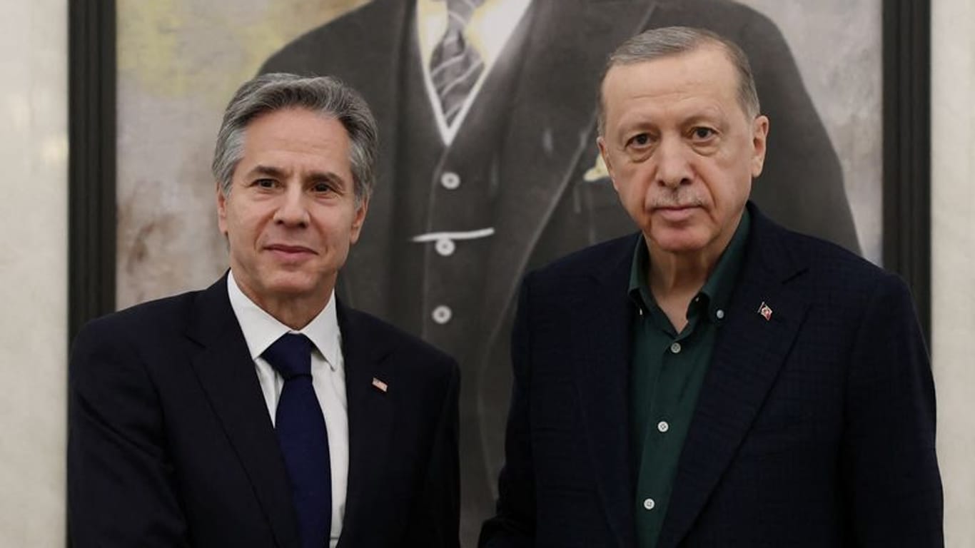 US-Außenminister Antony Blinken zu Besuch in Ankara: Die USA versuchen den türkischen Präsidenten Recep Tayyip Erdogan dazu zu drängen, grünes Licht für die Norderweiterung der NATO zu geben.