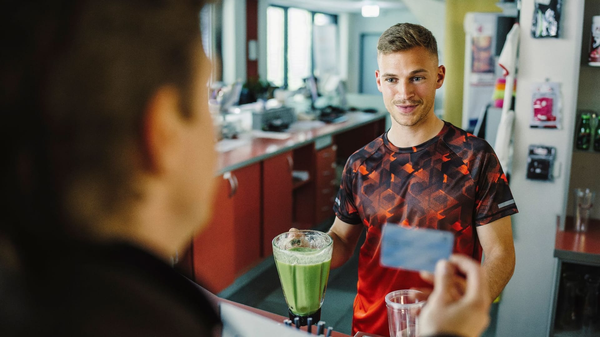 Joshua Kimmich: In seiner Rolle als Kevin spielte der Fußballstar bereits im "Tatort: Hackl" mit.