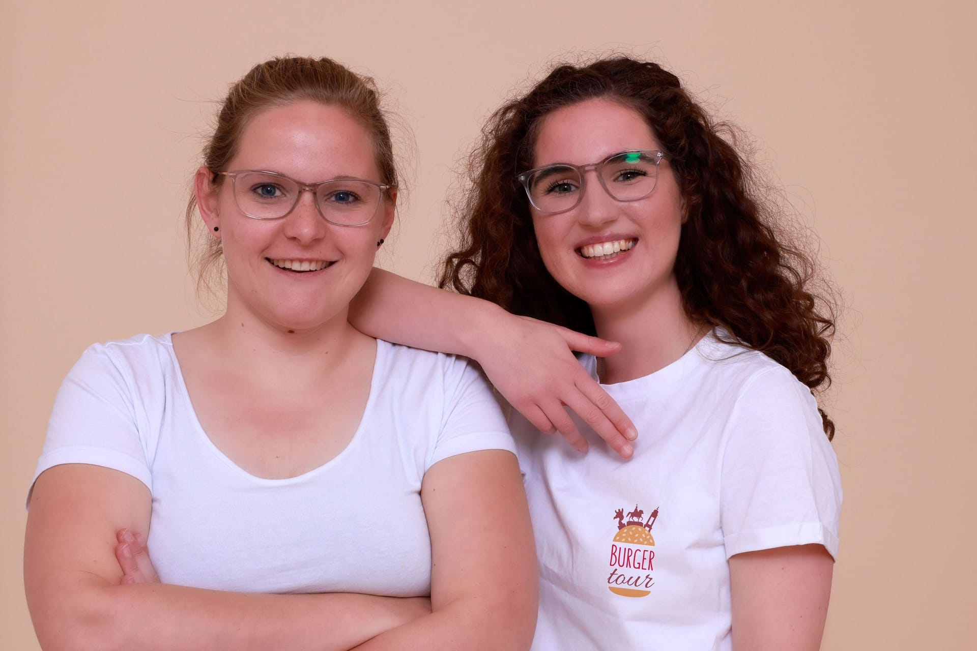 Marleen und Pauline bezeichnen sich beide als "Burgeraddicted".