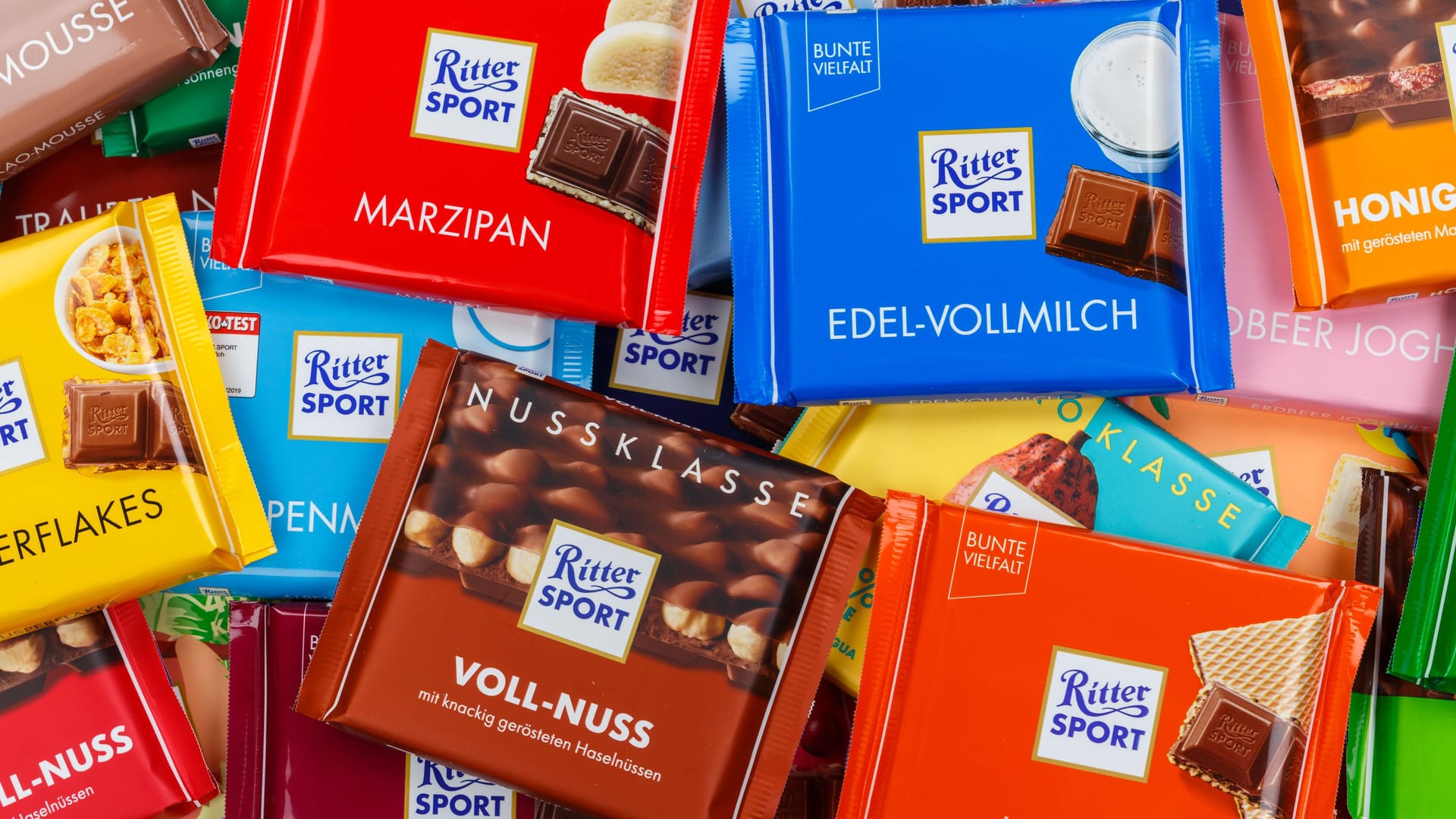 Verschiedene Sorten Ritter-Sport-Schokolade (Symbolbild): Der Hersteller hat sich einen Scherz erlaubt und damit Teile seiner Kunden auf die Palme gebracht.