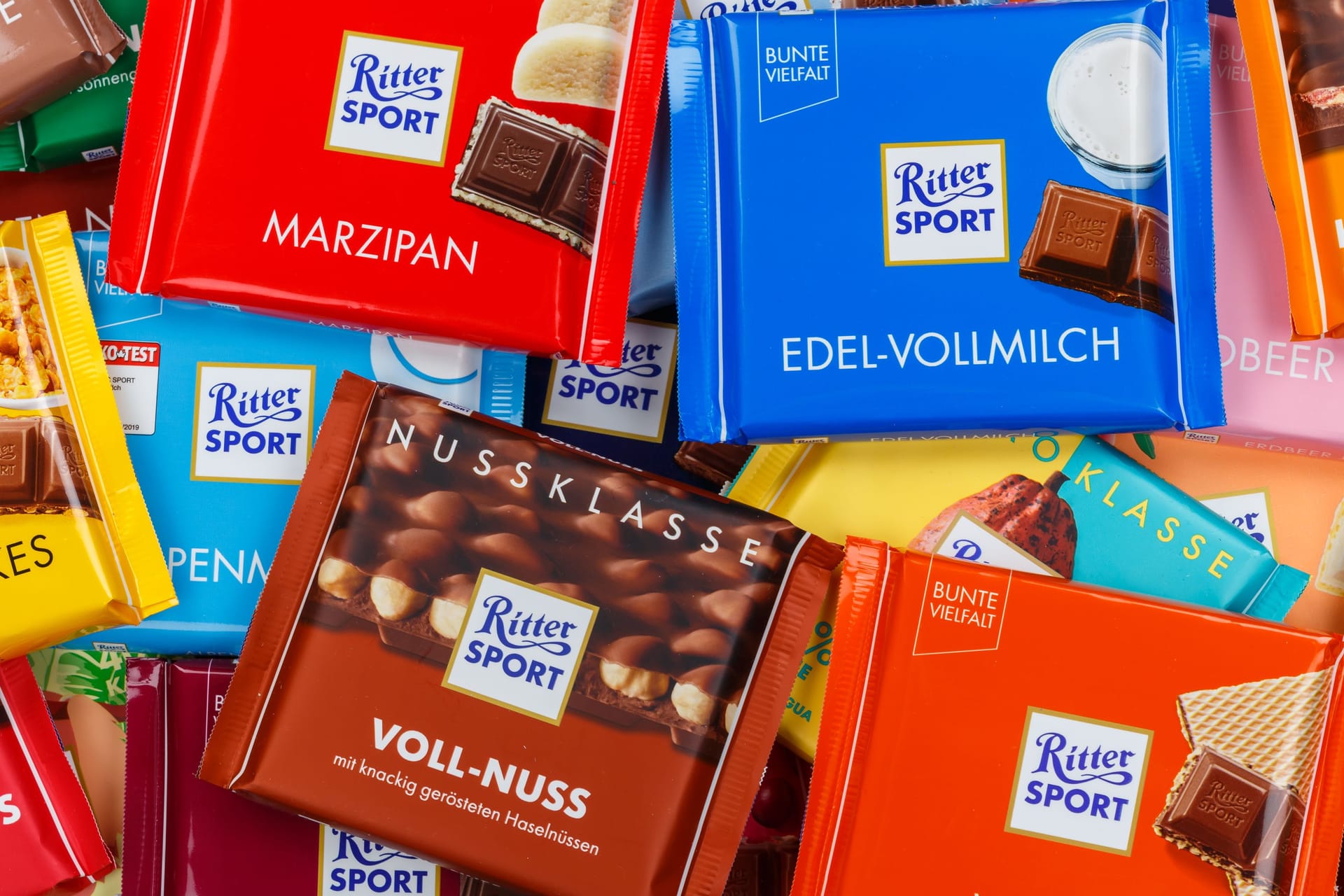 Verschiedene Sorten Ritter-Sport-Schokolade (Symbolbild): Der Hersteller hat sich einen Scherz erlaubt und damit Teile seiner Kunden auf die Palme gebracht.