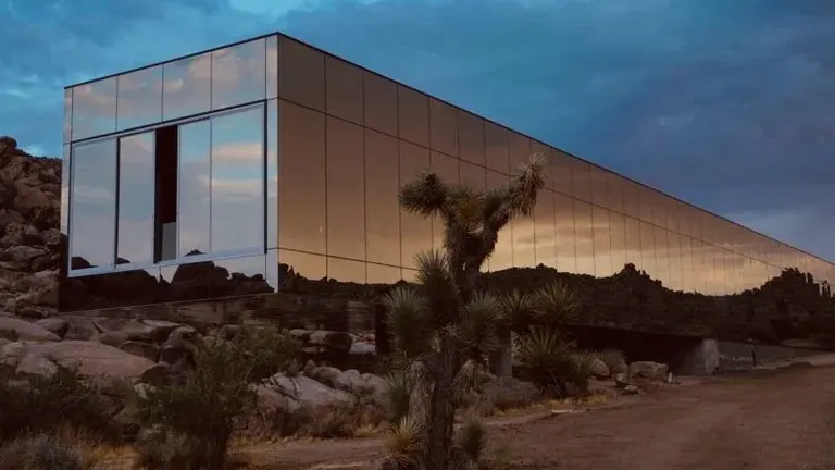 Das "unsichtbare Haus" in der kalifornischen Wüste soll verkauft werden.