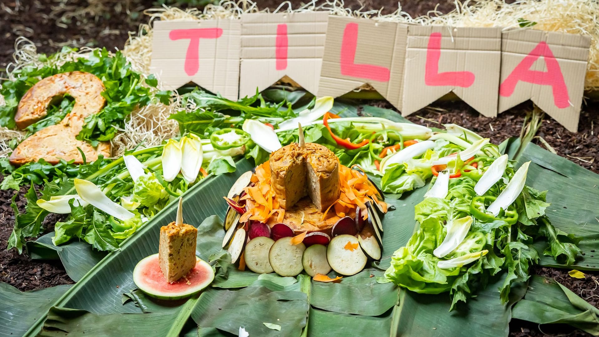 Geburtstagsüberraschung für Tilla: Die Torte ist vegan und zuckerfrei.