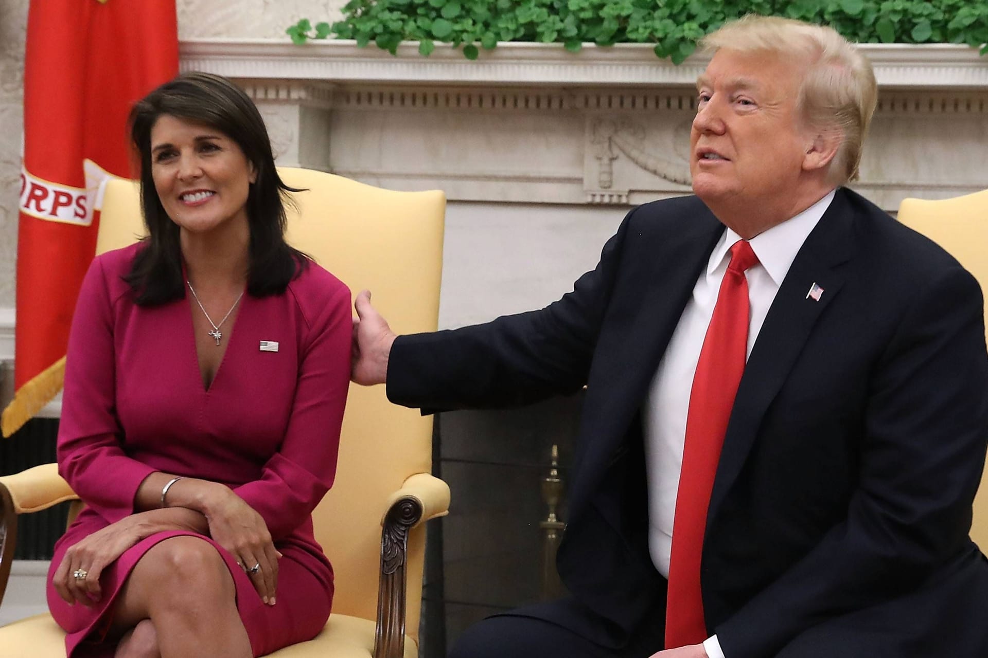 Nikki Haley und Donald Trump (Archivbild): Die Republikanerin hat ihre Meinung über den Ex-Präsidenten immer wieder geändert.