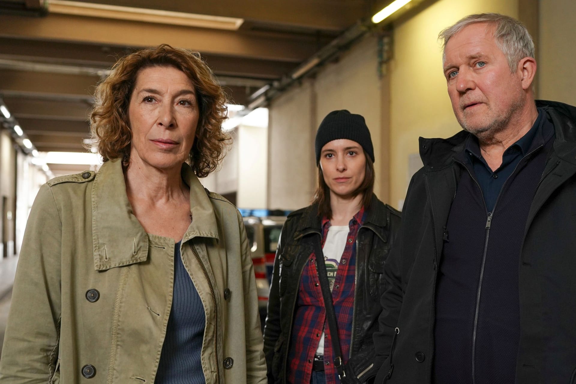 "Tatort: Was ist das für eine Welt": Moritz Eisner (Harald Krassnitzer, li.) mit seinen Kolleginnen Bibi Fellner (Adele Neuhauser, re.) und Meret Schande (Christina Scherrer, Mitte).