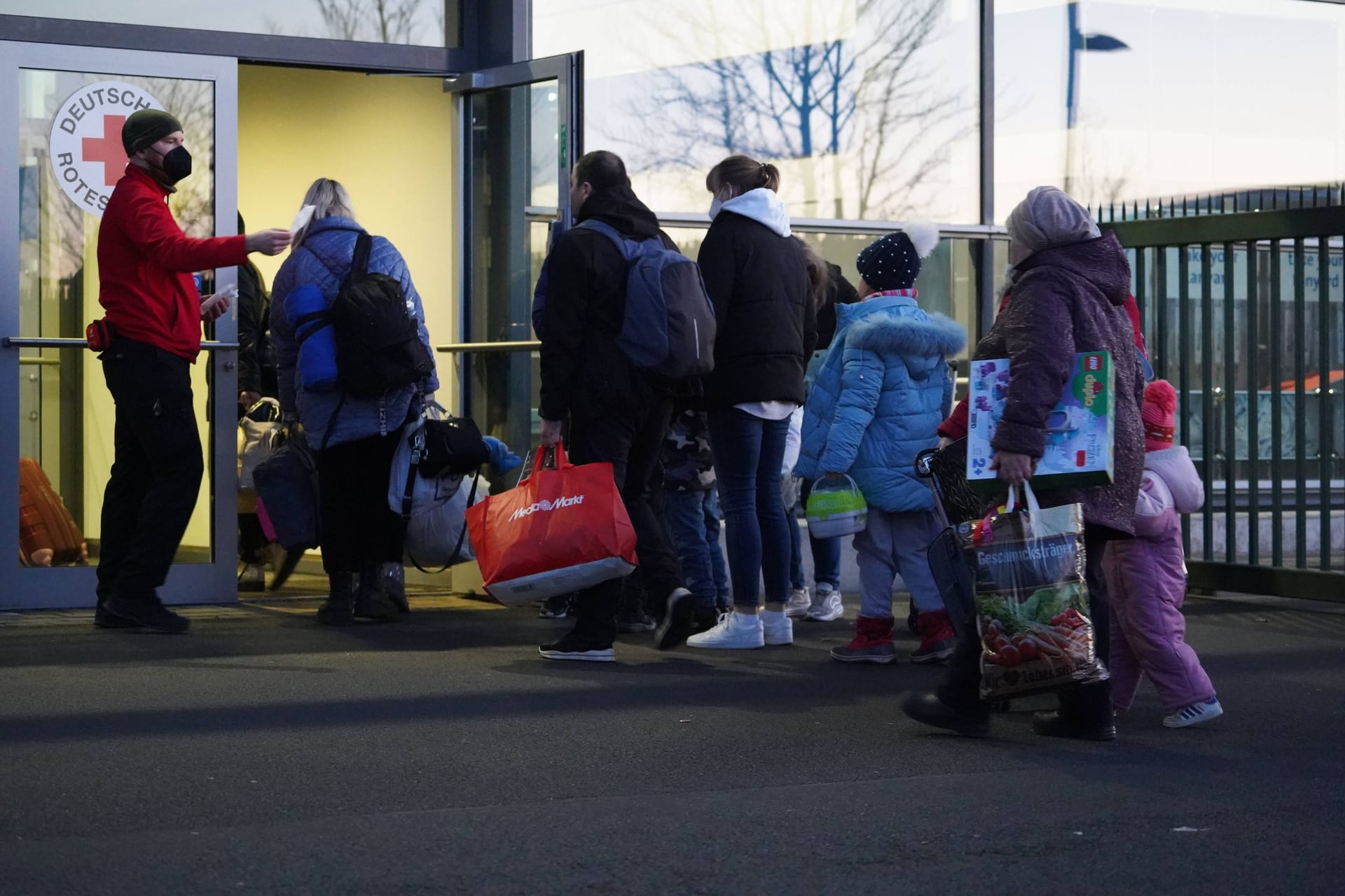 Ukrainische Geflüchtete (Archivbild): Seit dem russischen Angriffskrieg kamen rund 1,1 Millionen Ukrainerinnen und Ukrainer nach Deutschland.