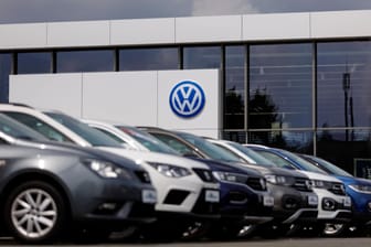 Folgen von Inflation und Energiekrise: Gestiegene Kosten in der Autoherstellung will der Konzern VW über die Preise an Kunden weitergeben.
