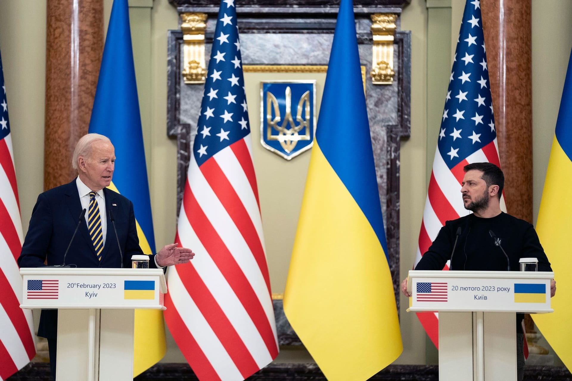 Bei einem gemeinsamen Statement im Marien-Palast dankte Selenskyj Biden für einen "Besuch in schwierigsten Zeiten" und sprach von einem "extrem wichtigen Zeichen der Unterstützung für alle Ukrainer".