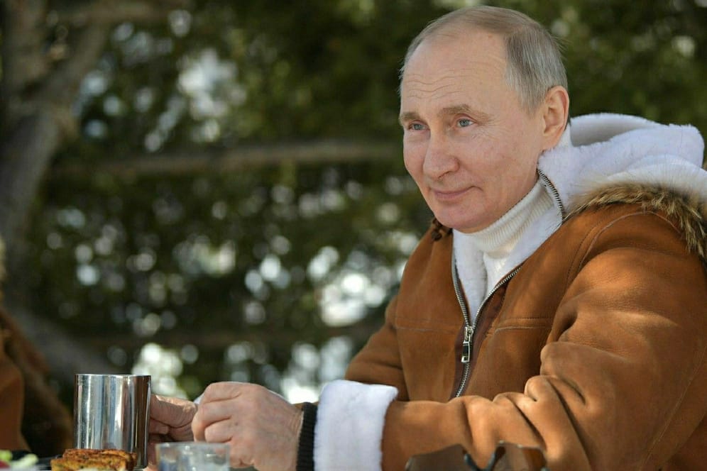 Wladimir Putin: Solange Russland "Freunde" hat, werden die westlichen Sanktionen kaum greifen, sagt Wladimir Kaminer.