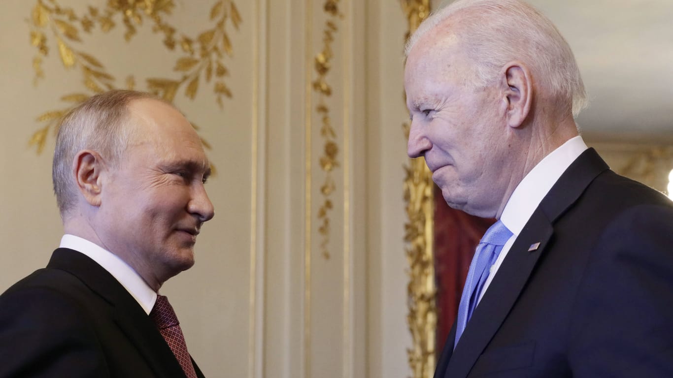 Bei ihrem letzten gemeinsamen Treffen begeneten sich US-Präsident Joe Biden und Russlands Autokrat Wladimir Putin 2021 in Genf (Archivfoto).