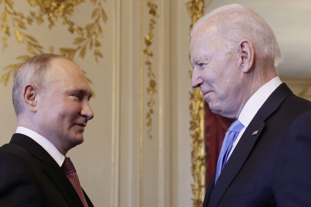 Bei ihrem letzten gemeinsamen Treffen begeneten sich US-Präsident Joe Biden und Russlands Autokrat Wladimir Putin 2021 in Genf (Archivfoto).