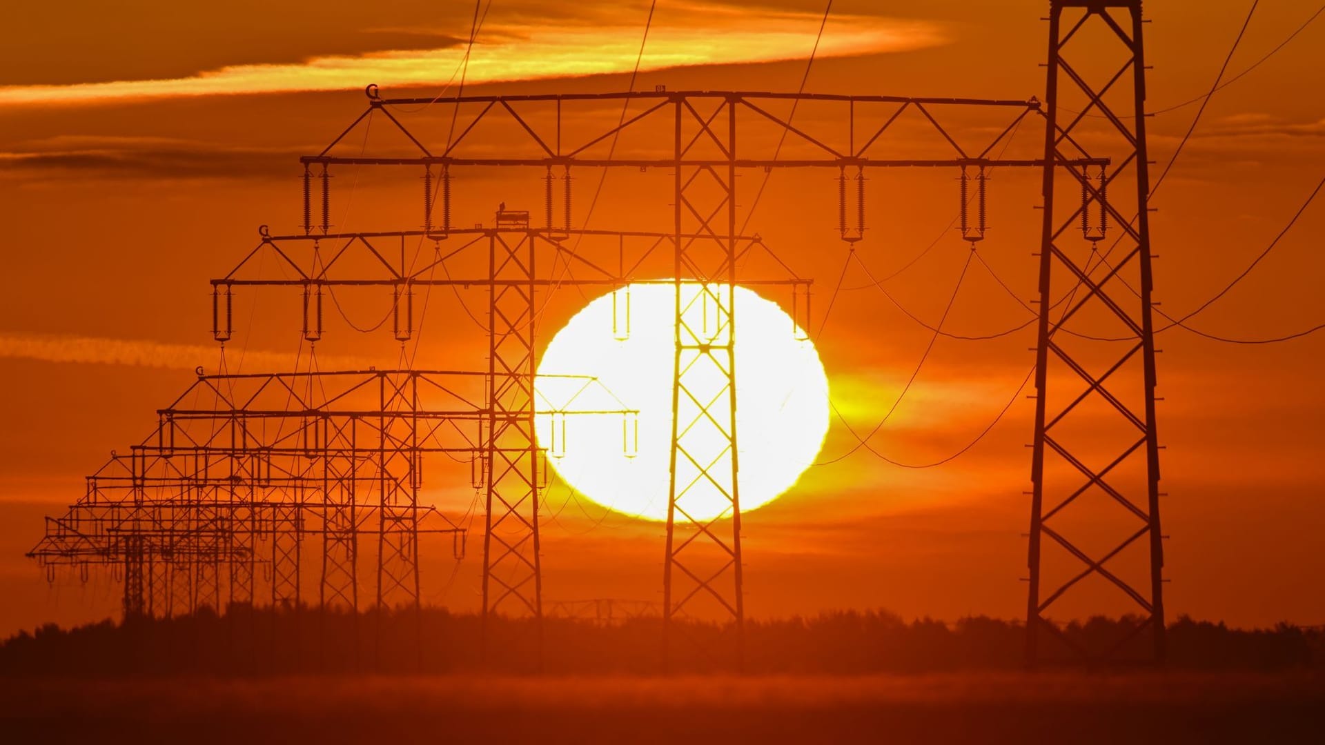 Sonnenaufgang in Brandenburg: UN-Experten sehen mehr Forschung zum sogenannten Solar Geoengineering.