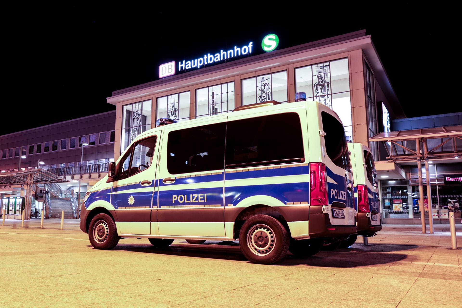 Hauptbahnhof Dortmund (Archivbild): Hier wurde die Teenager-Gruppe von der Polizei abgefangen.