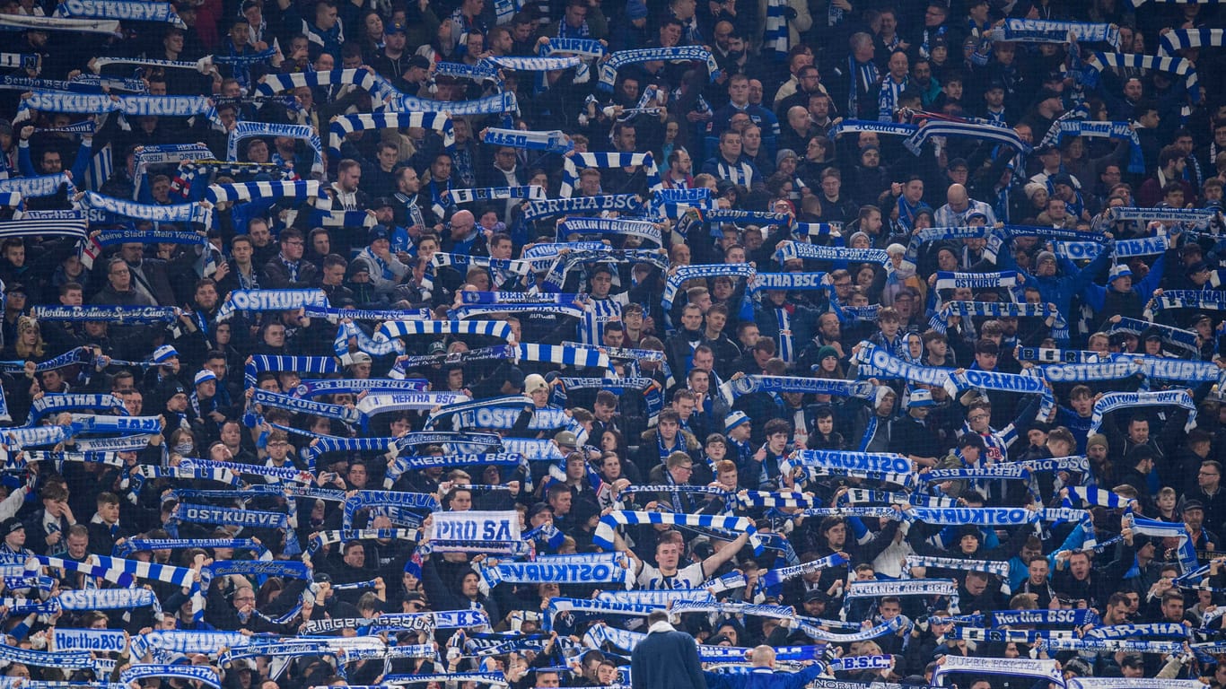Fans des Hertha BSC: Der 55-Jährige starb nach einem Spiel gegen den Hamburger SV
