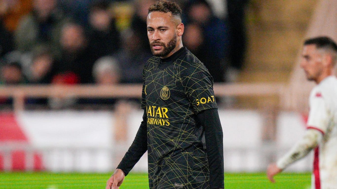 Enttäuscht: PSG-Star Neymar beim Spiel in Monaco.