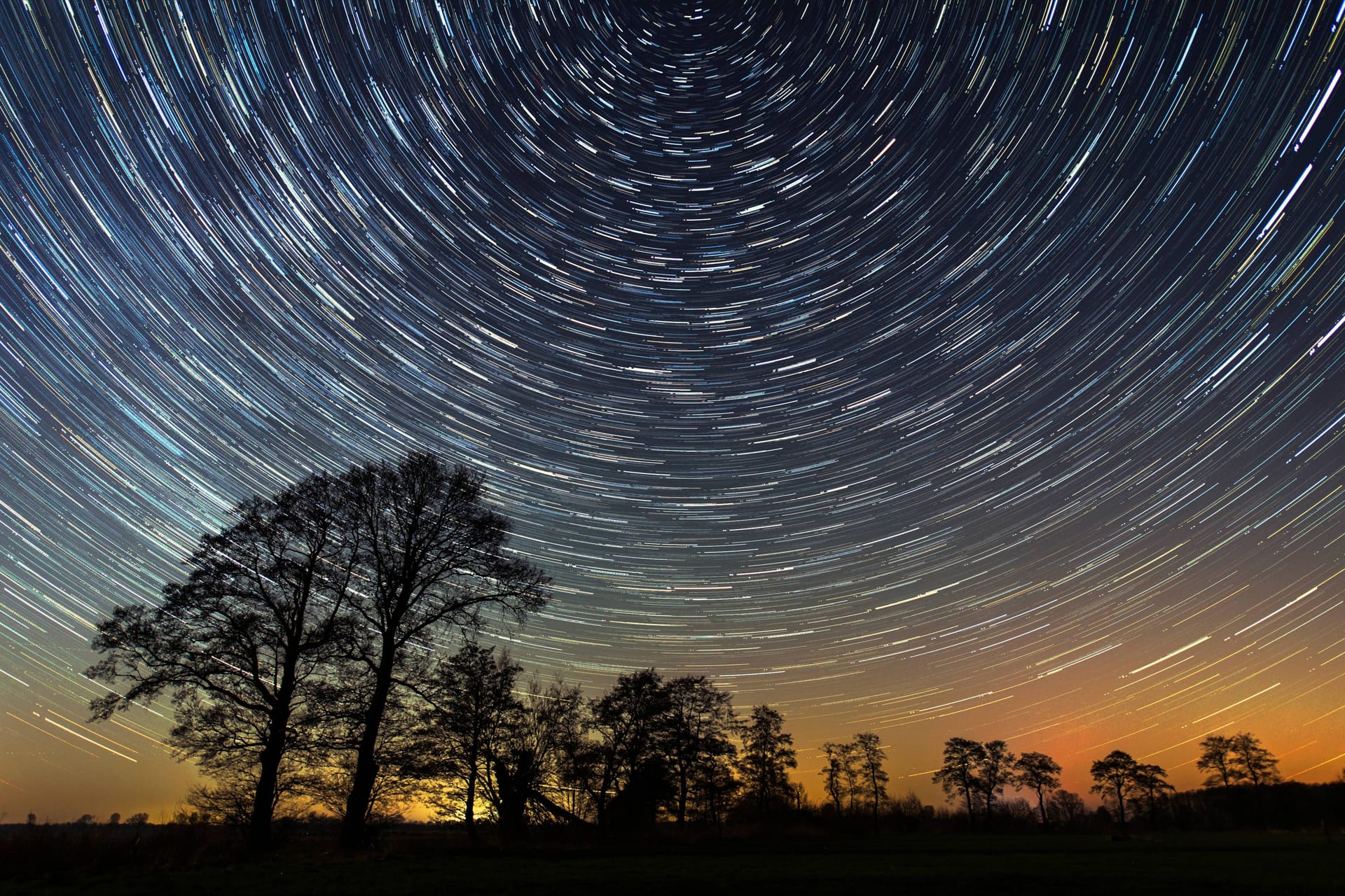 Sternstrichspuren über Niedersachsen: Himmelsphänomene sorgen auch schon mal für einen Hinweis bei der deutschen Ufo-Meldestelle.